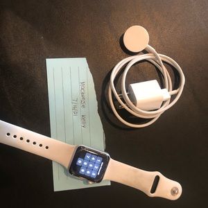 Apple Watch series 3, Silver.